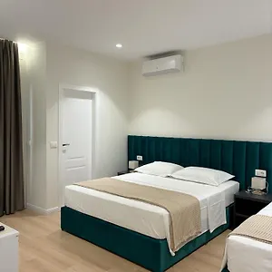 Clinton Mini-hôtel Tirana