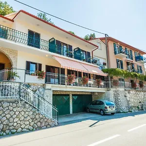 https://rooms-vanda-frane.primorje-gorskikotar.com